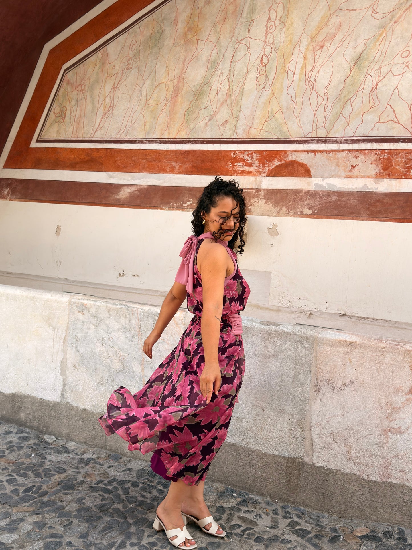 VESTIDO FLORAL COM LAÇADA