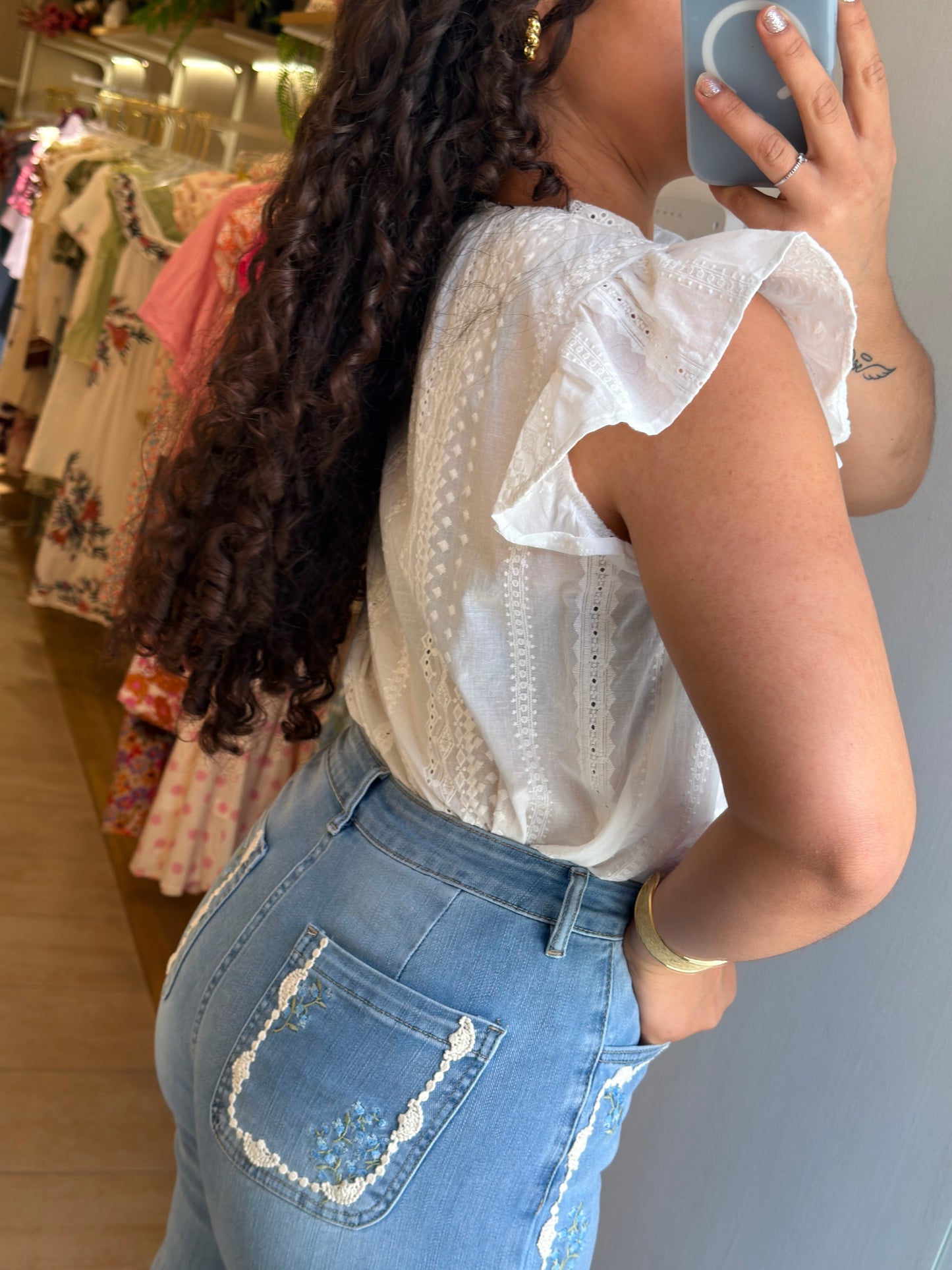 JEANS COM BORDADOS