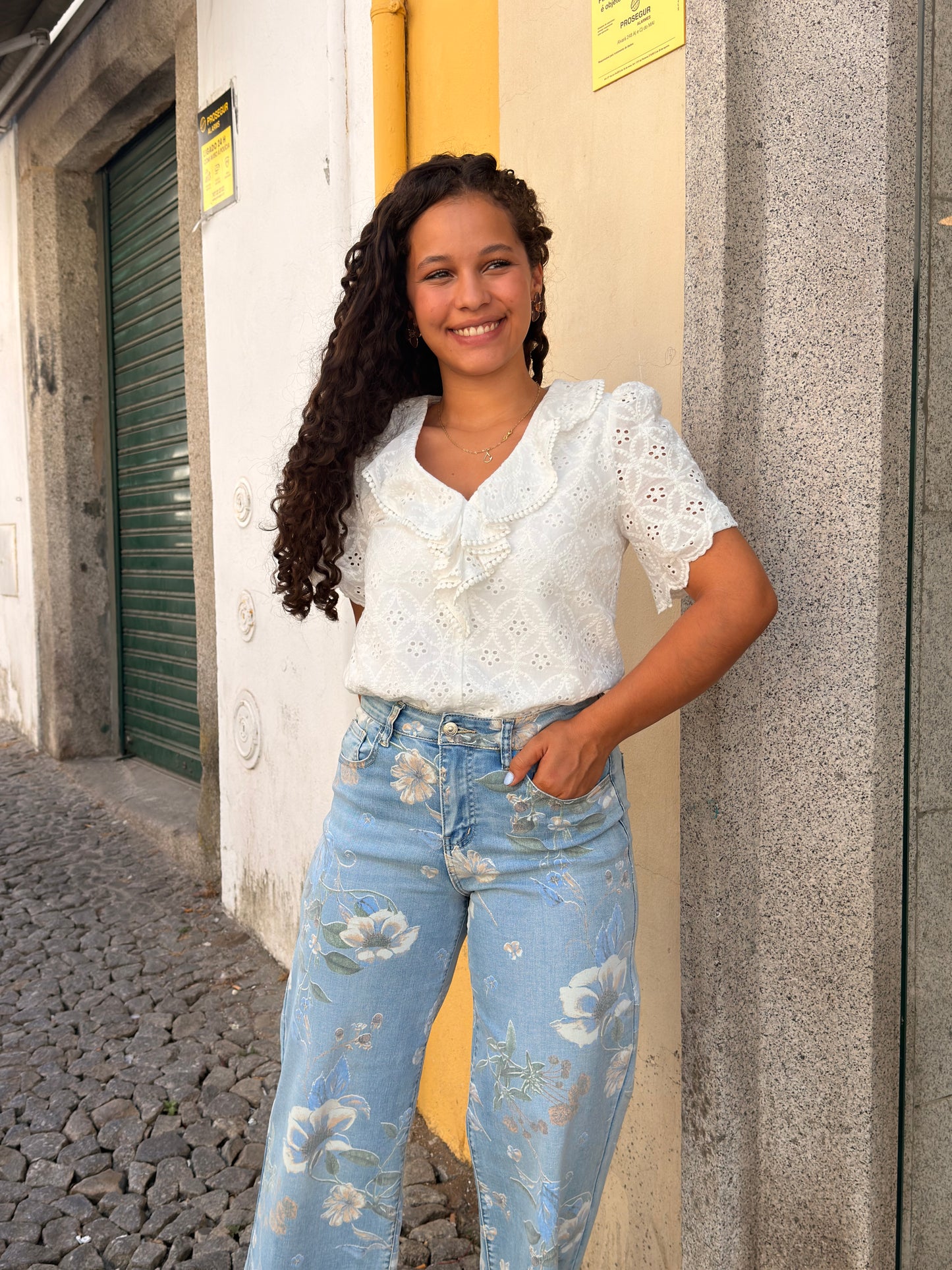 CALÇA DESENHO FLORES
