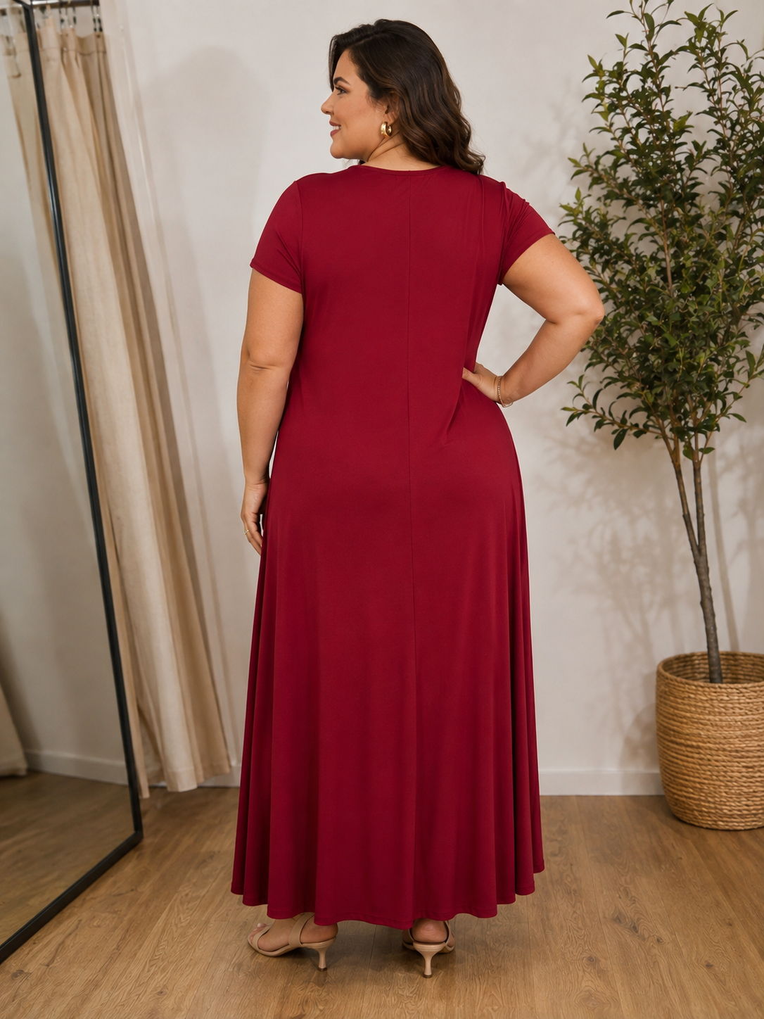 VESTIDO ROUGE DETALHE DOURADO