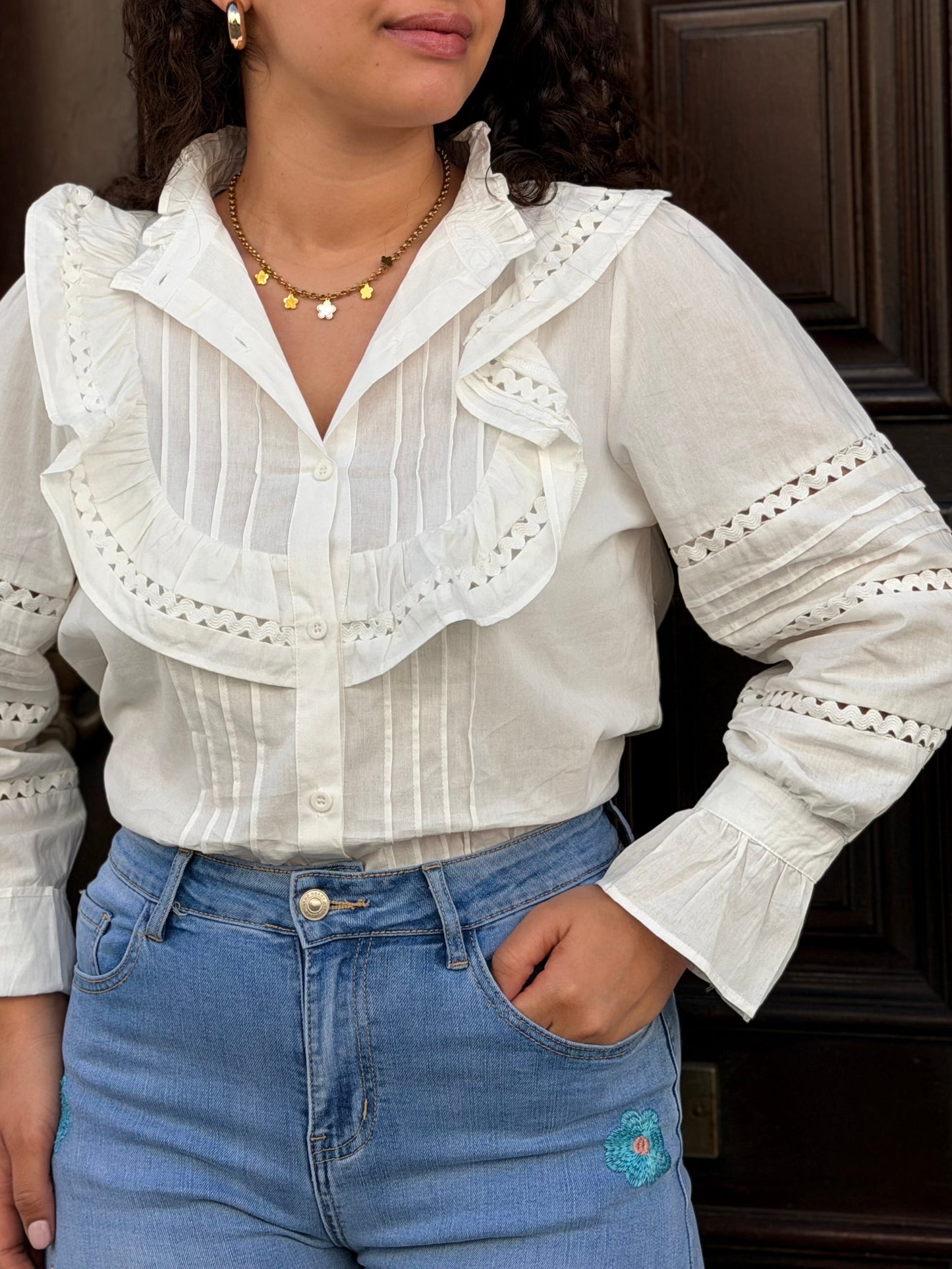 CAMISA BRANCA PORMENORES