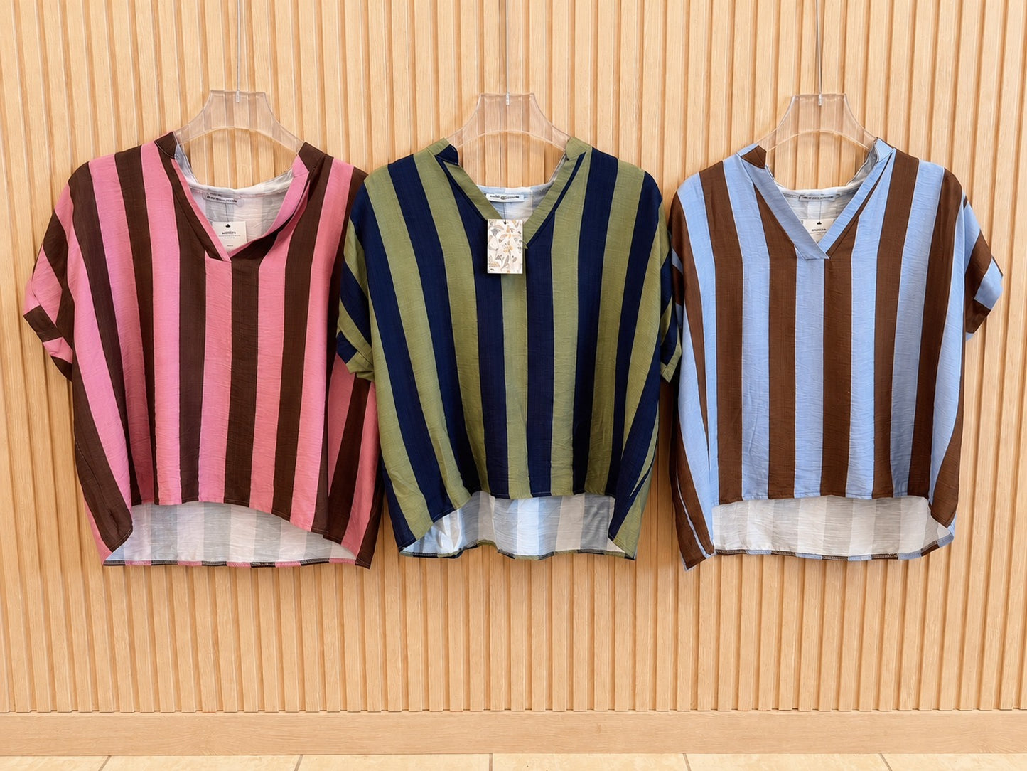 BLUSA V RISCAS