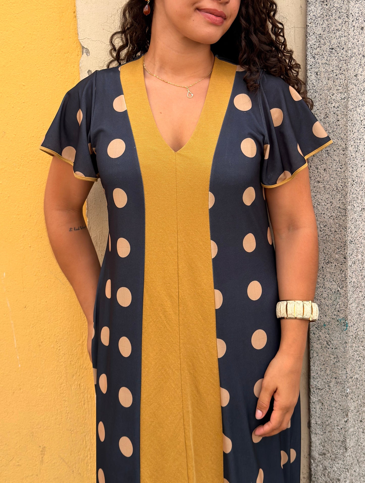 VESTIDO MOSTARDA BOLAS