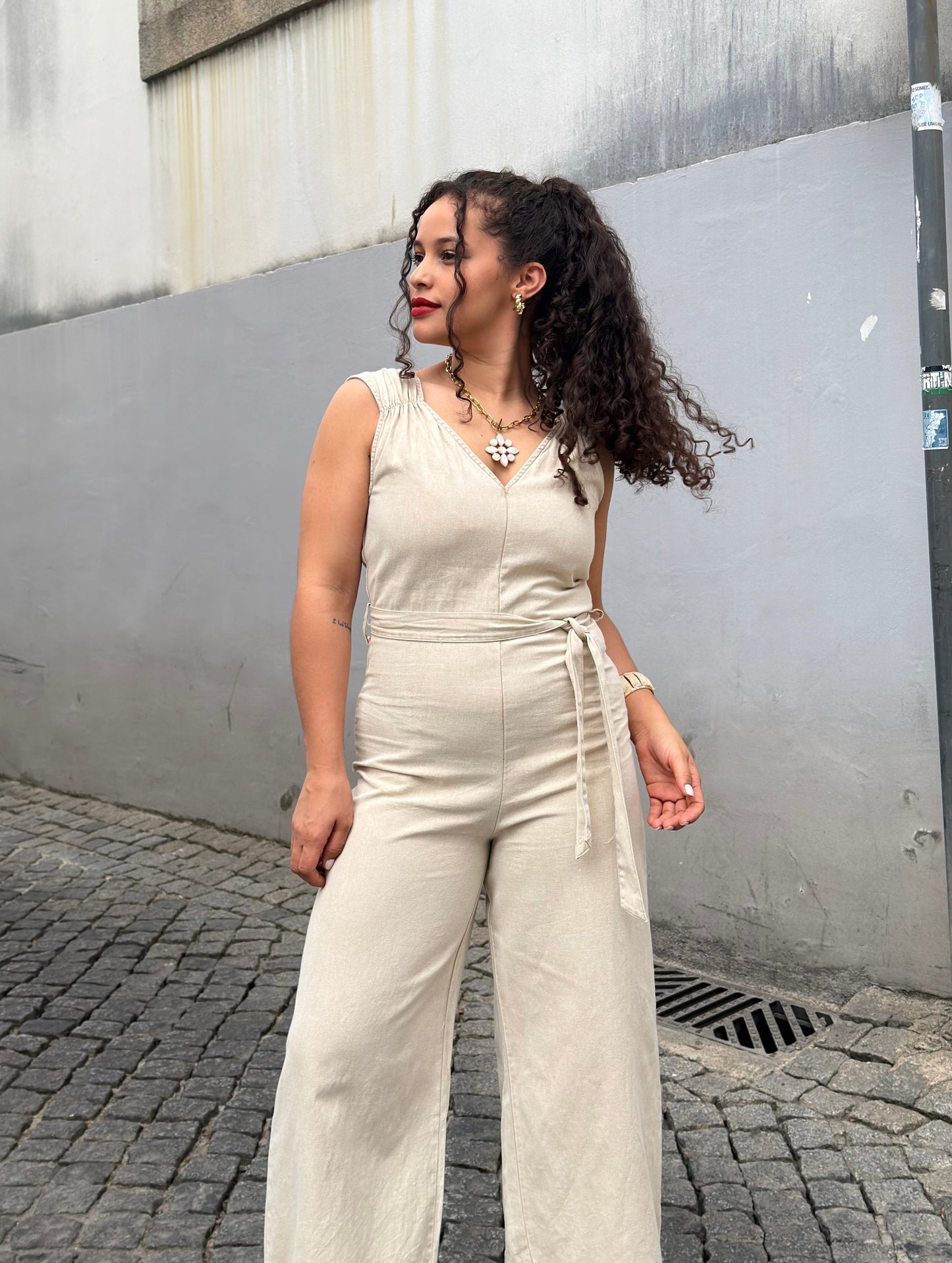 MACACÃO ECRU / BEGE