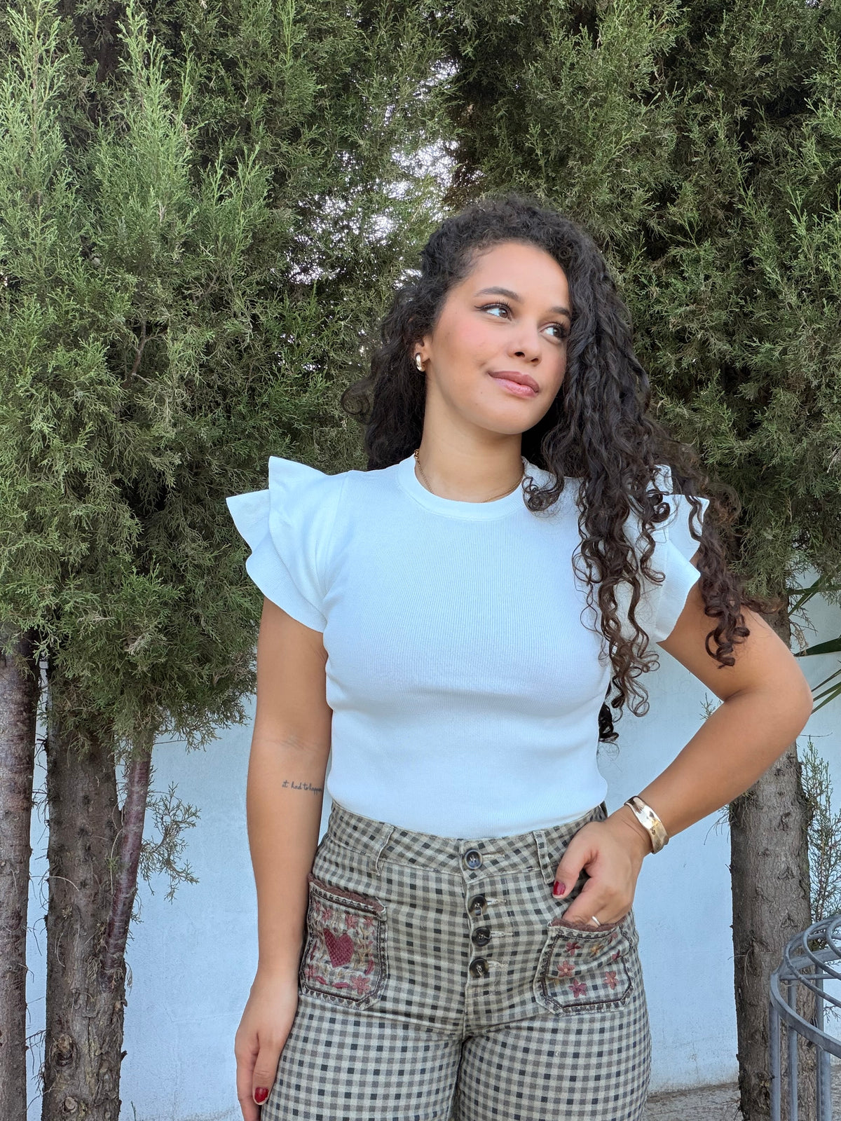 BLUSA CANELADA COM FOLHOS