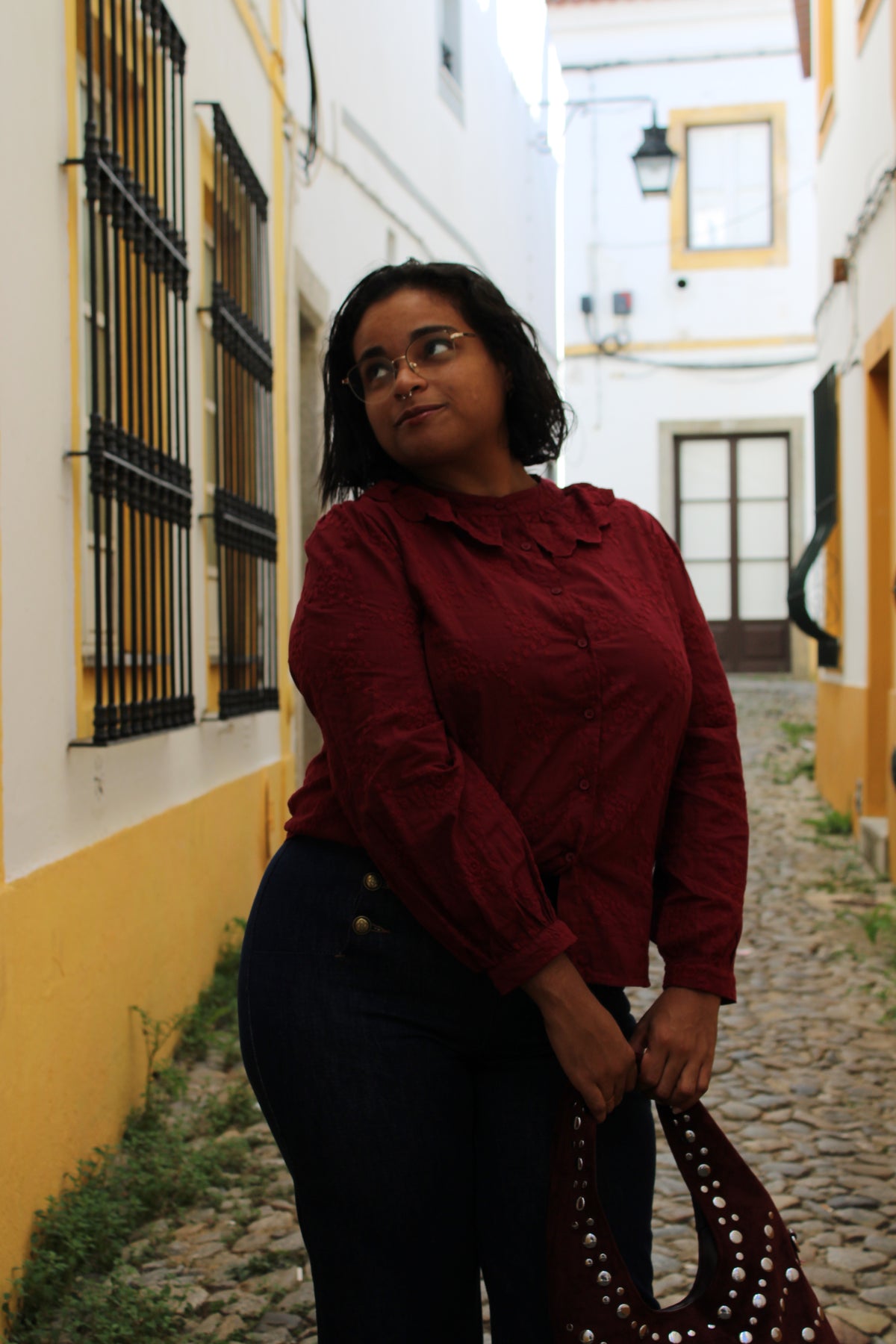 CAMISA BORDO BORDADA COM GOLA