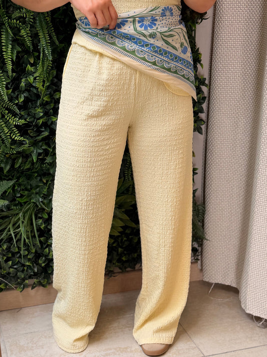 CALÇA TEXTURA AMARELO MANTEIGA