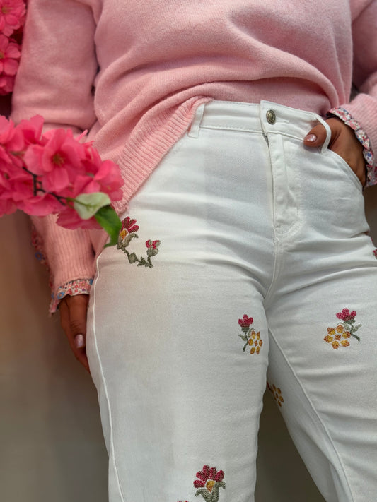 CALÇA BRANCA COM BORDADOS