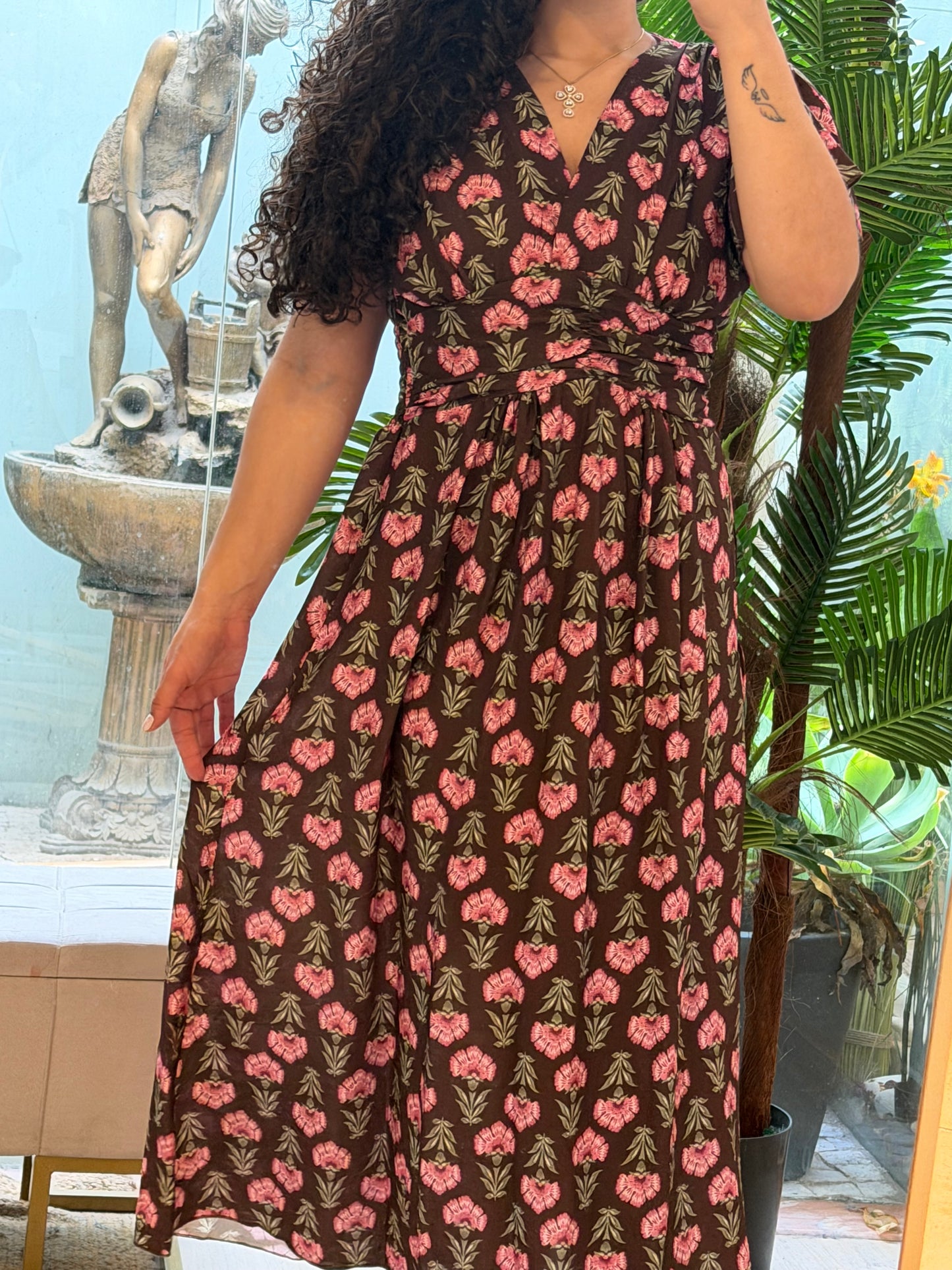 VESTIDO EM V FLORES