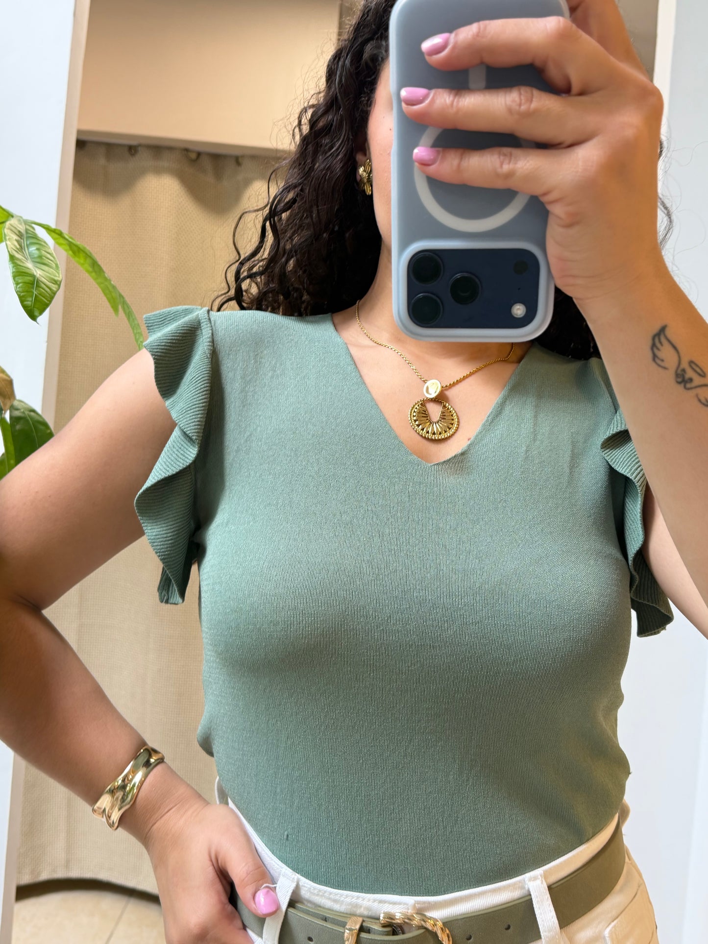 BLUSA MALHINHA EM V