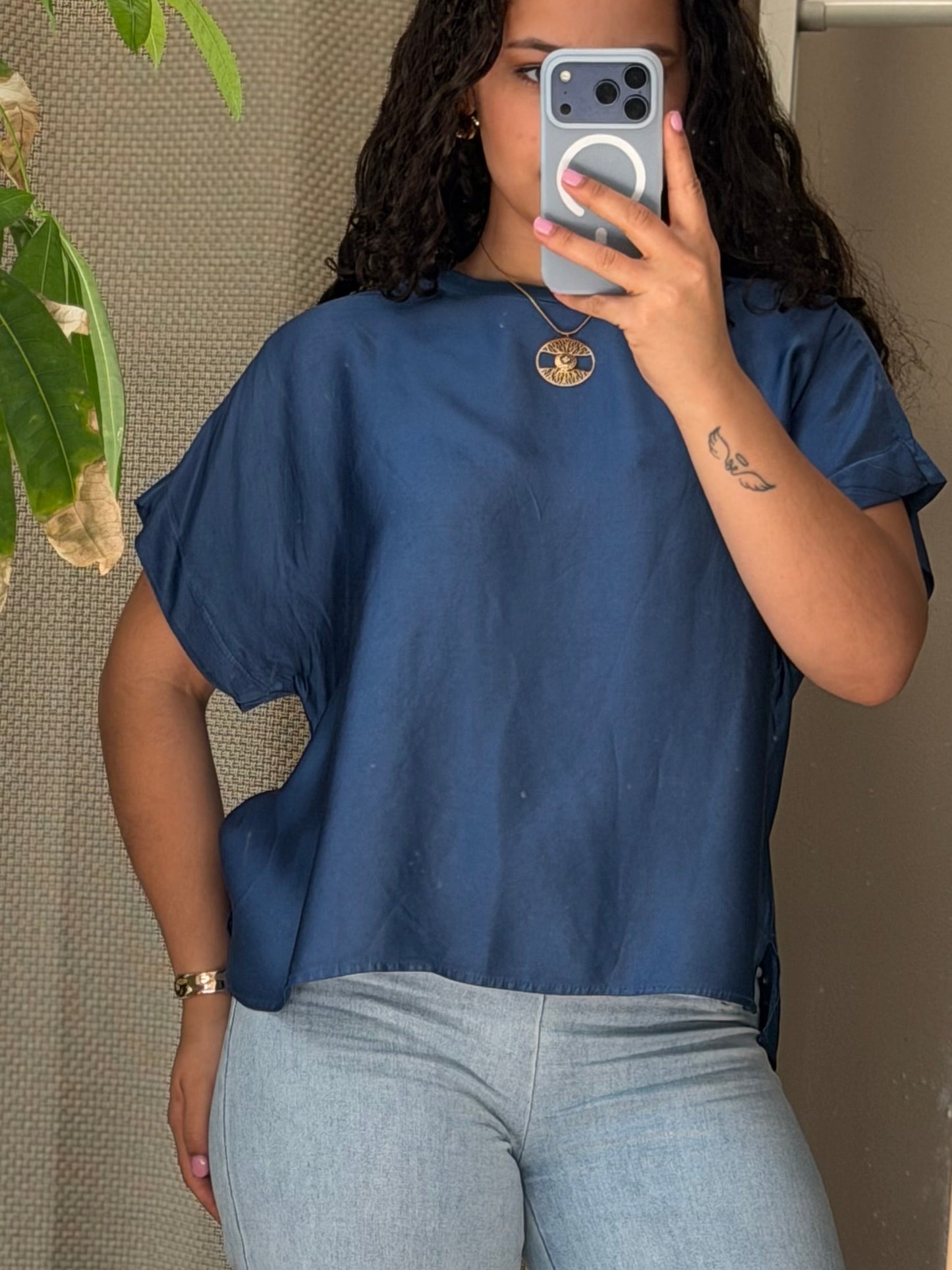 BLUSA GOLA REDONDA ACETINADA