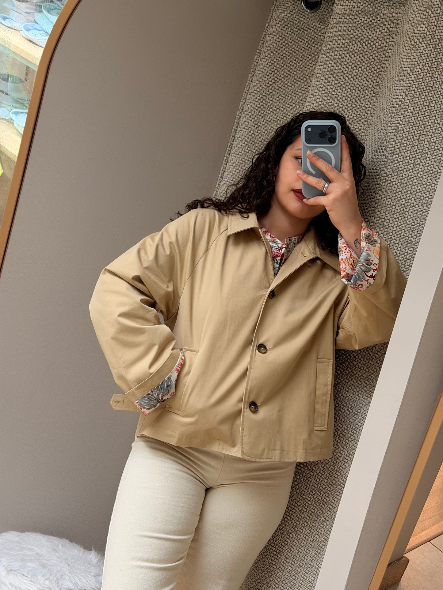 GABARDINA CURTA BEGE C/FORRO