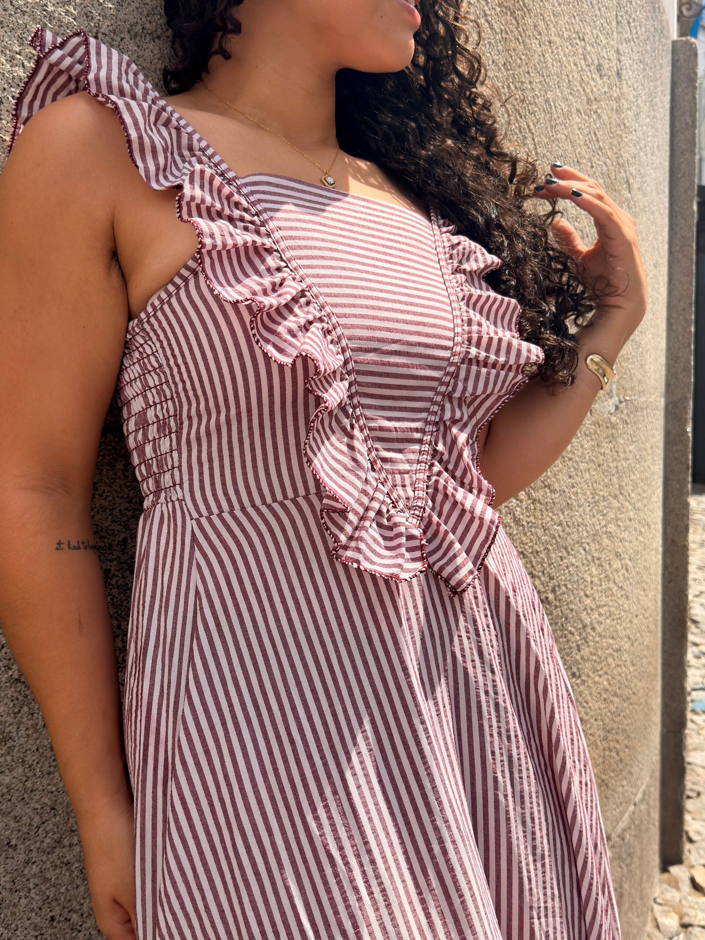 VESTIDO RISCAS FOLHO