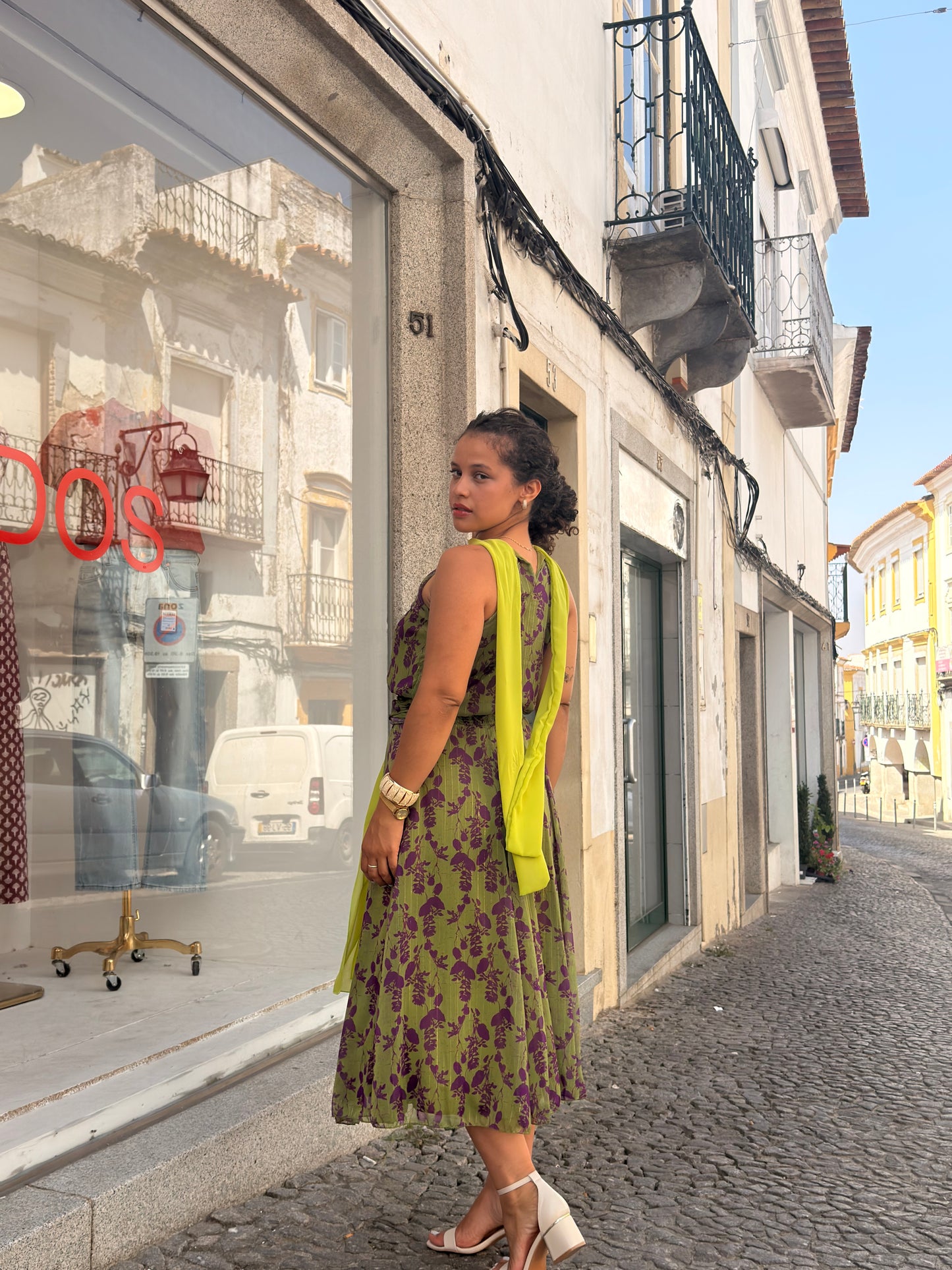 VESTIDO LAÇADA