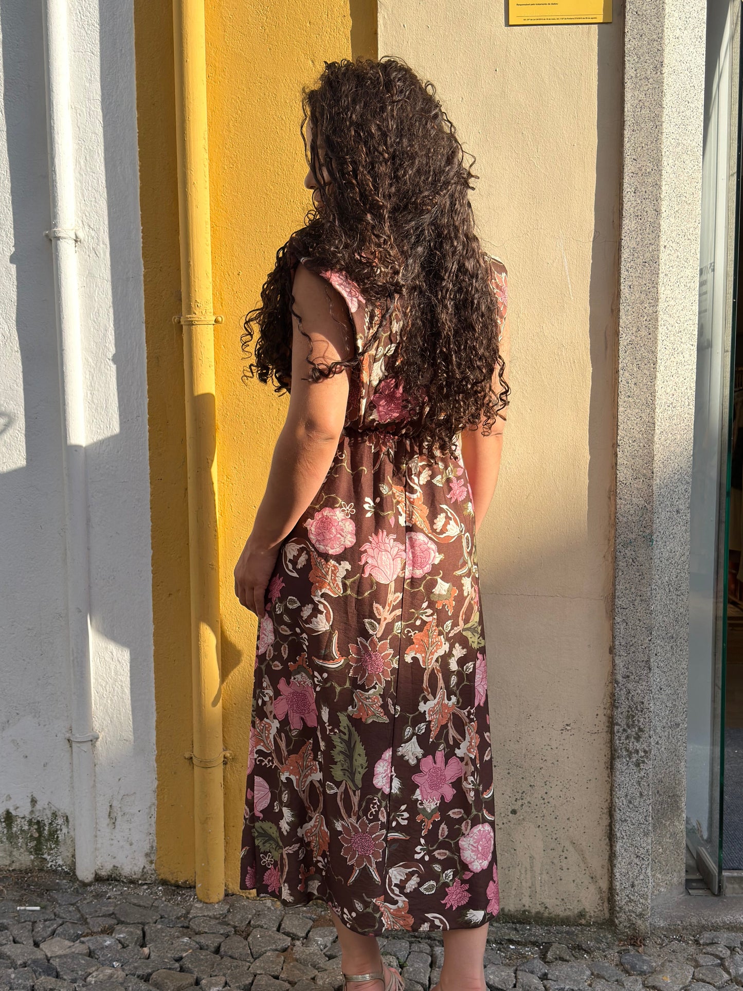 VESTIDO ESTAMPADO FOLHOS