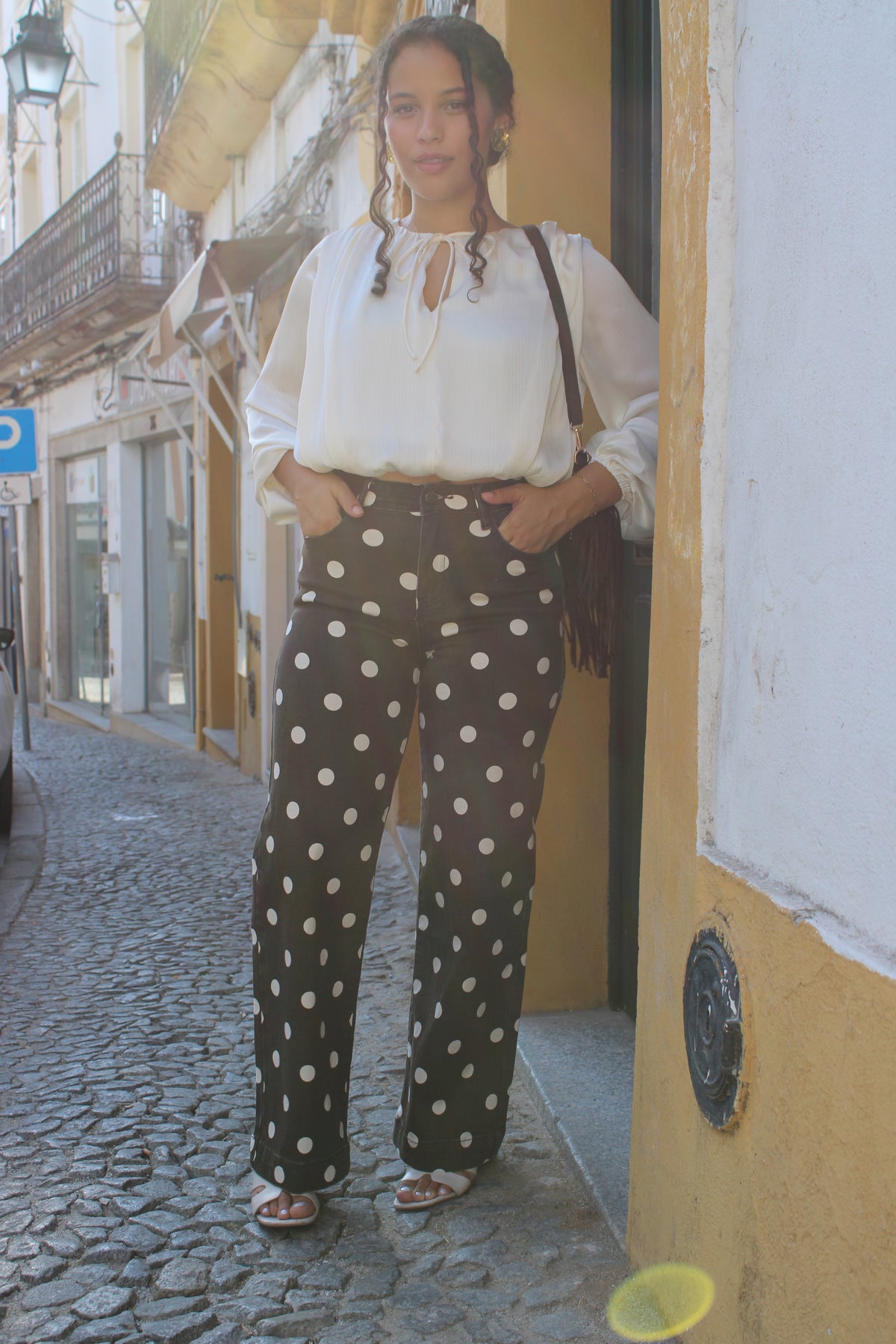 CALÇA CASTANHA BOLAS
