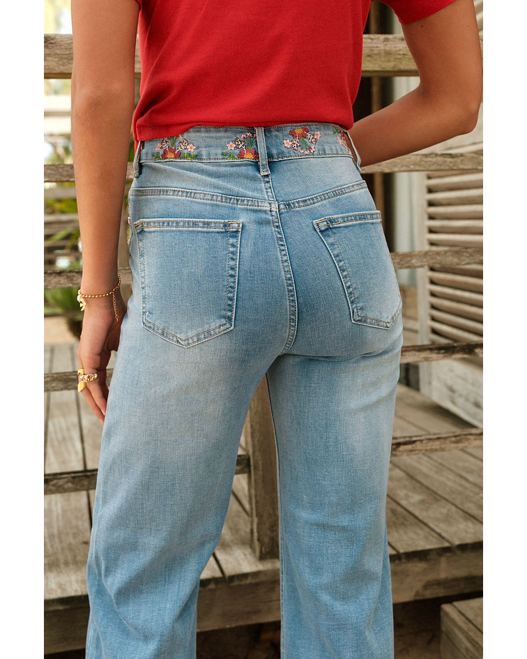 JEANS COM MIÇANGAS