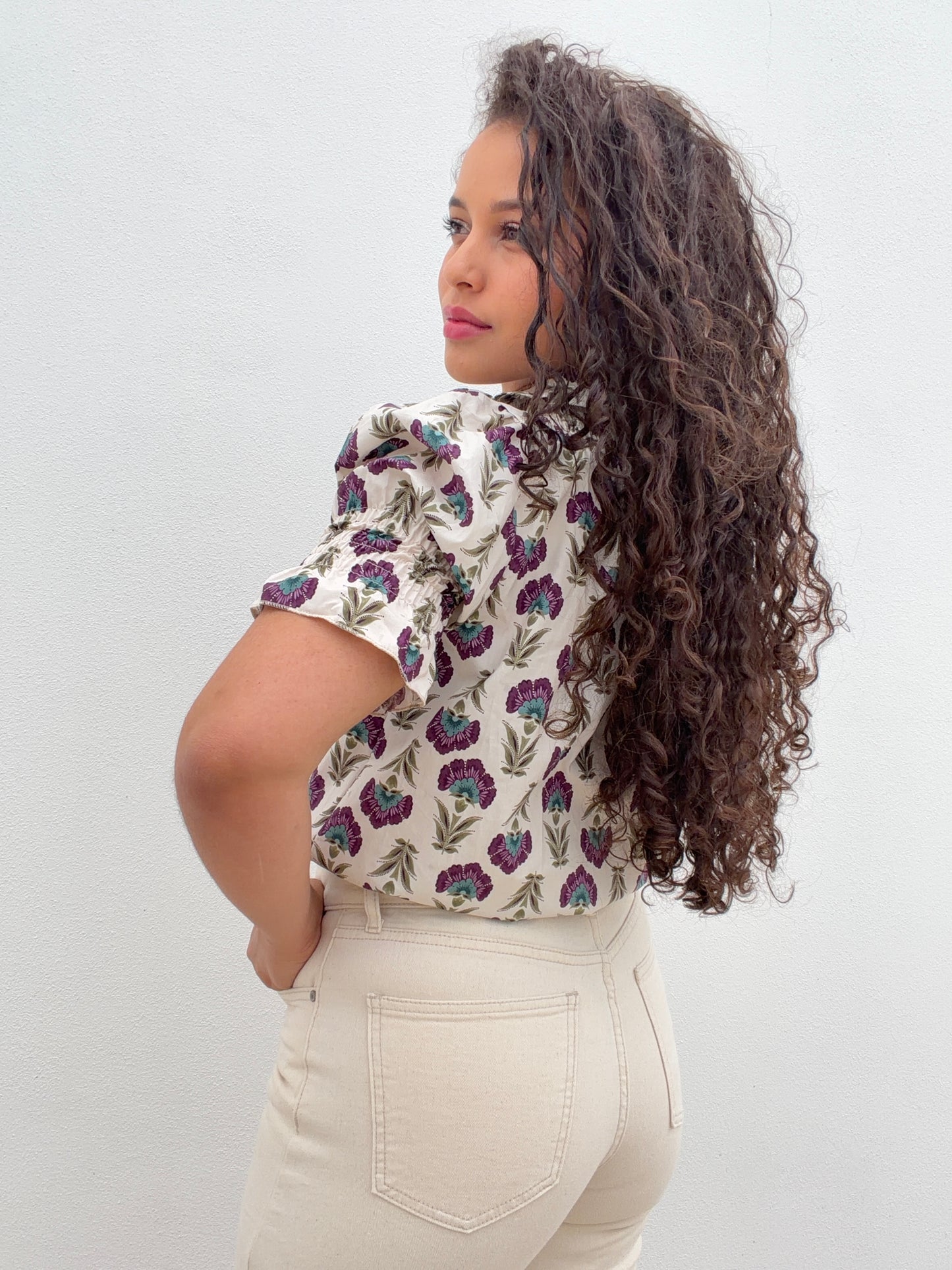 CAMISA FLORES GOLA