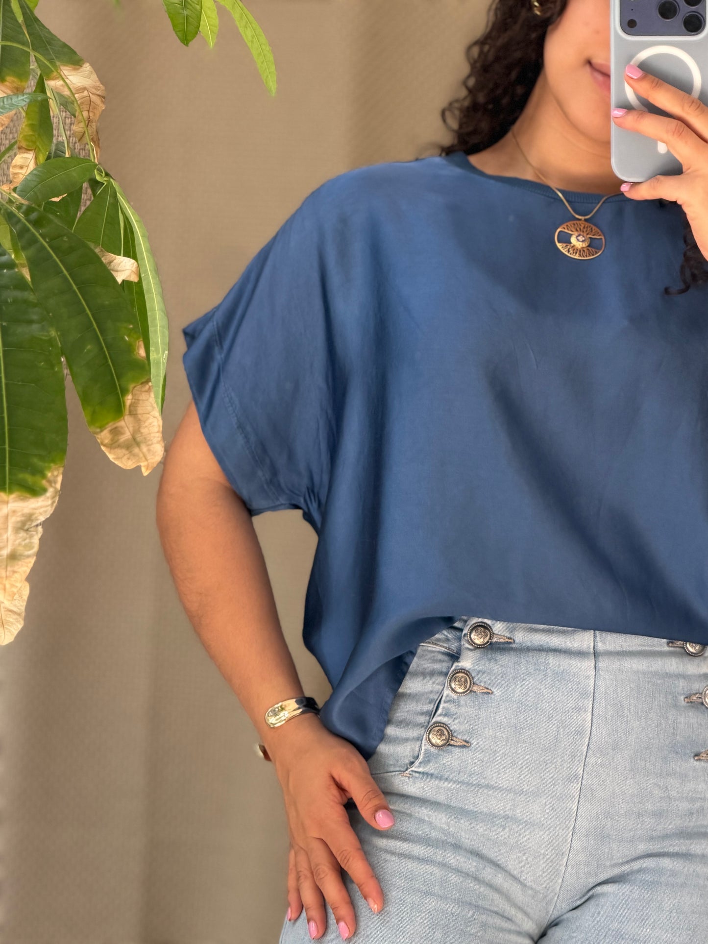 BLUSA GOLA REDONDA ACETINADA
