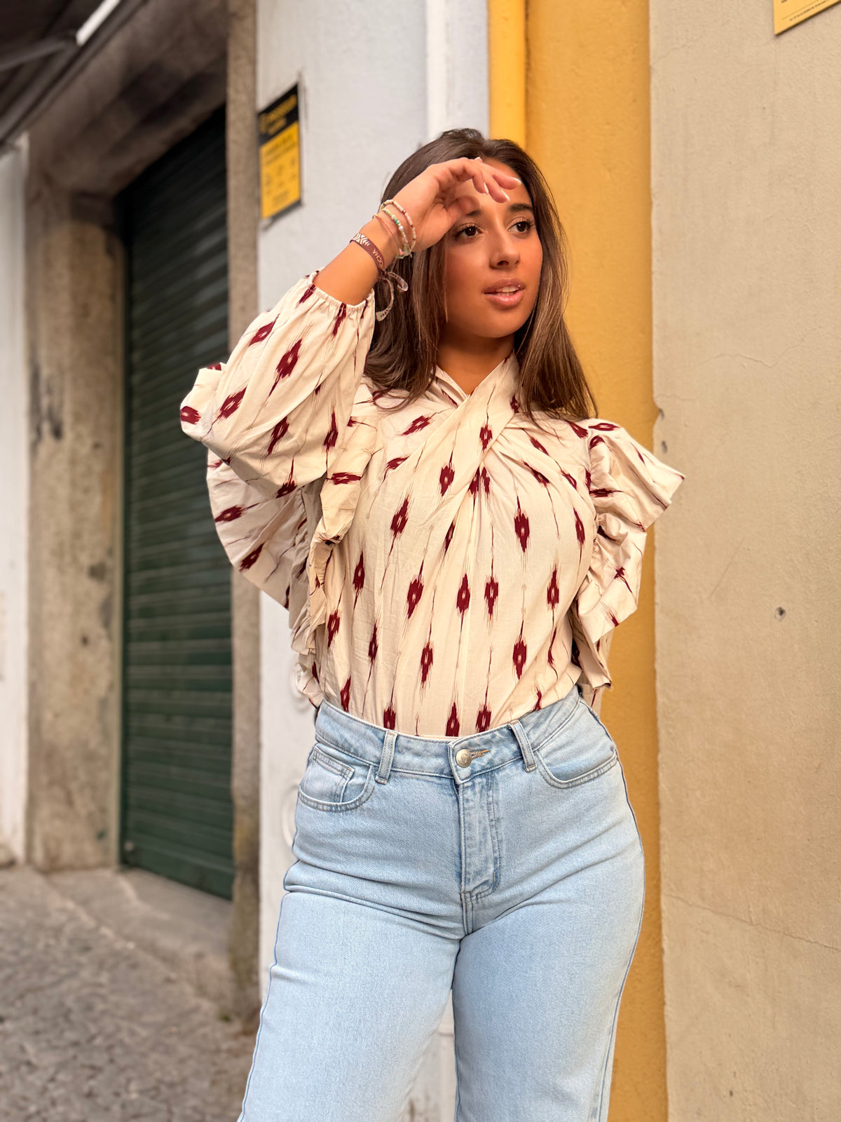 BLUSA CRUZADA ESTAMPADA