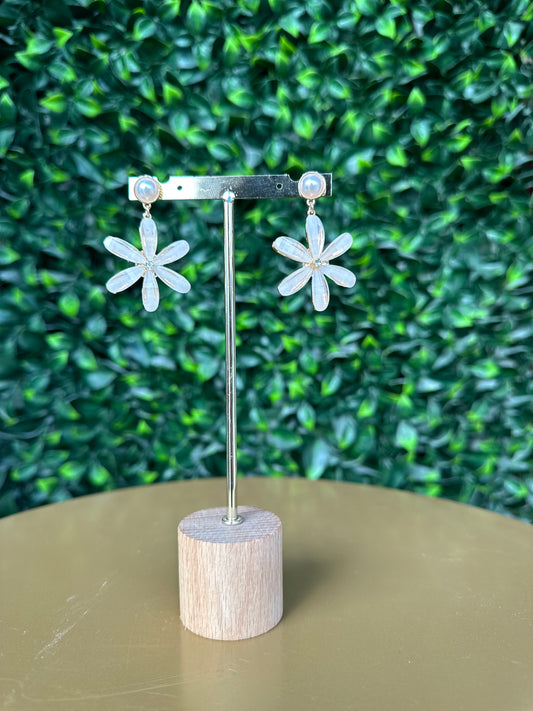 Brincos flor branca