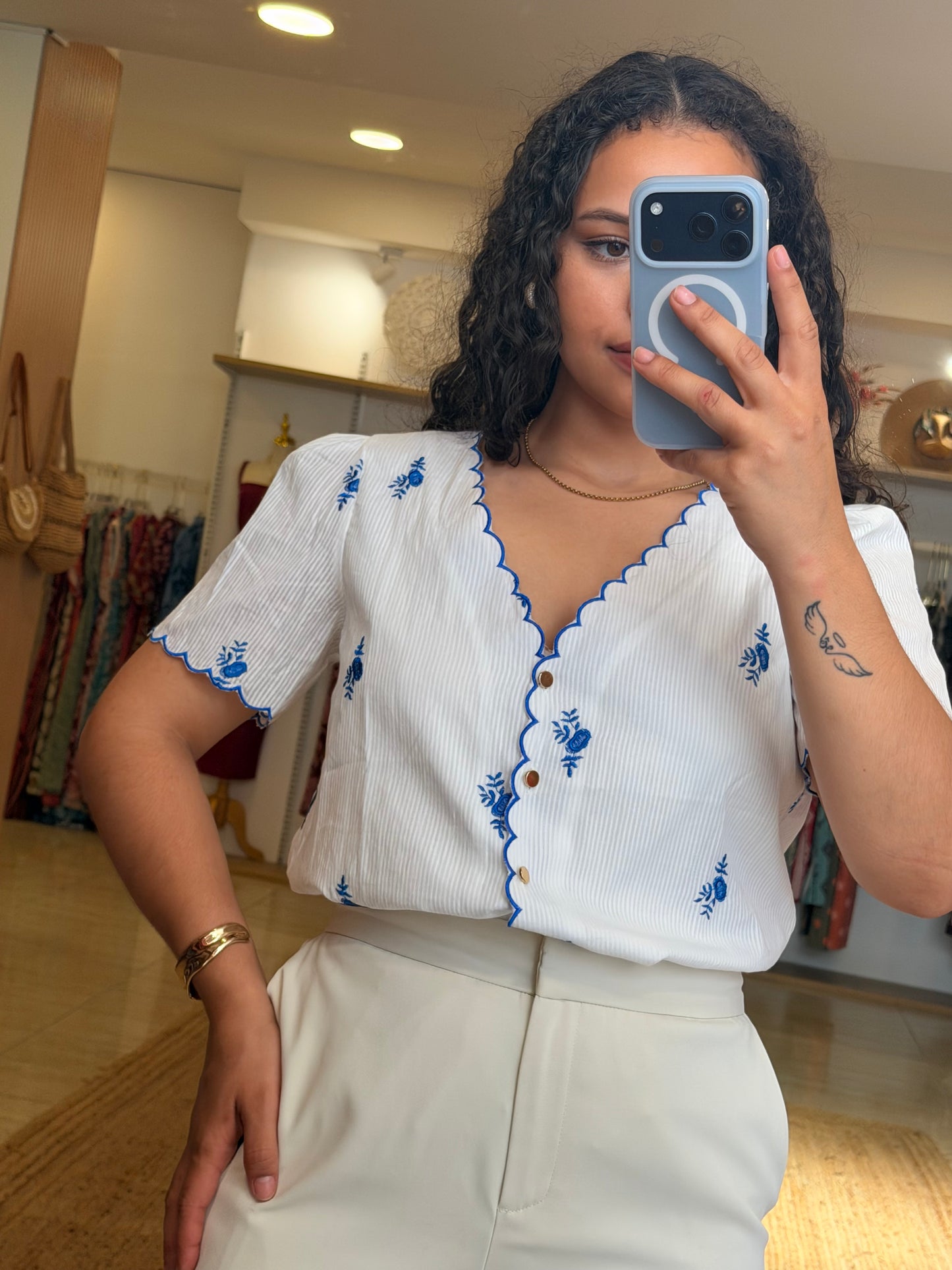 CAMISA RISCAS C/BORDADOS