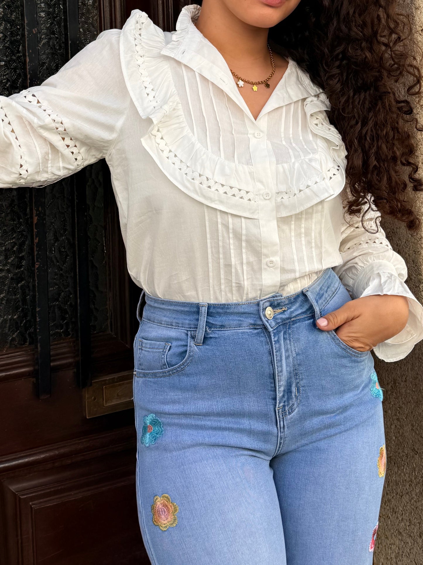 CAMISA BRANCA PORMENORES