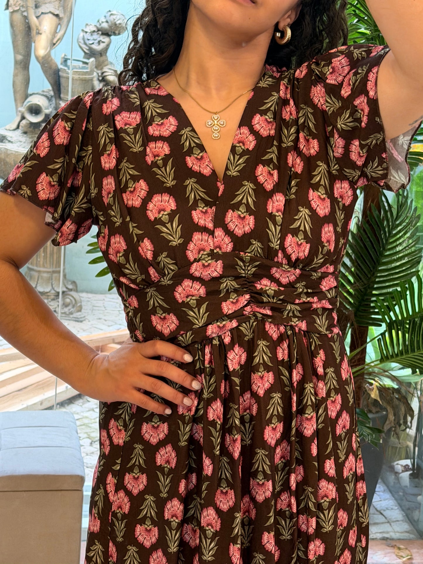 VESTIDO EM V FLORES