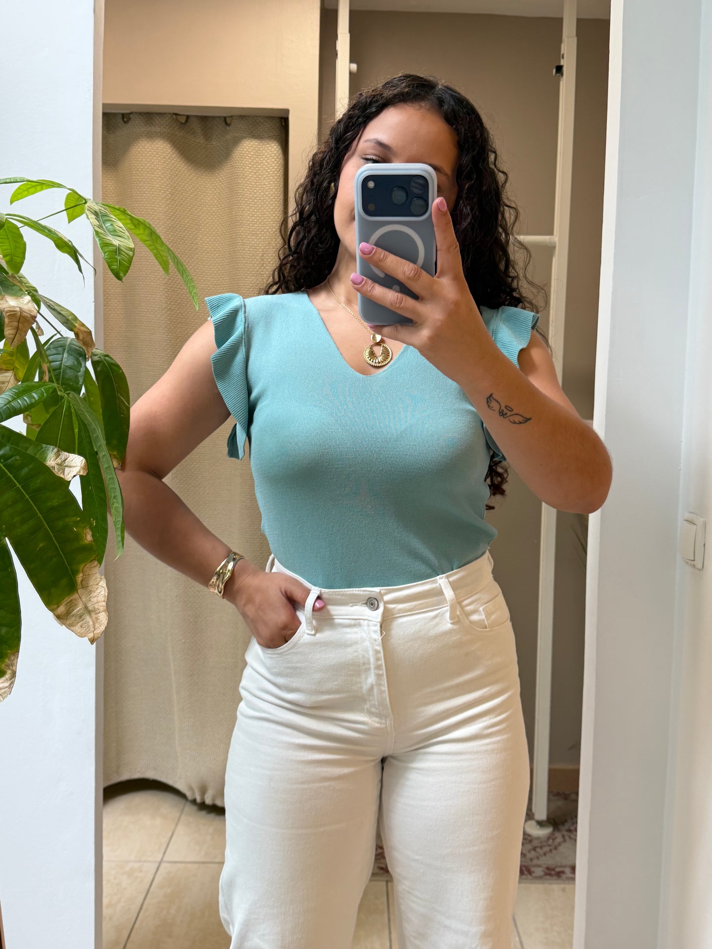 BLUSA MALHINHA EM V
