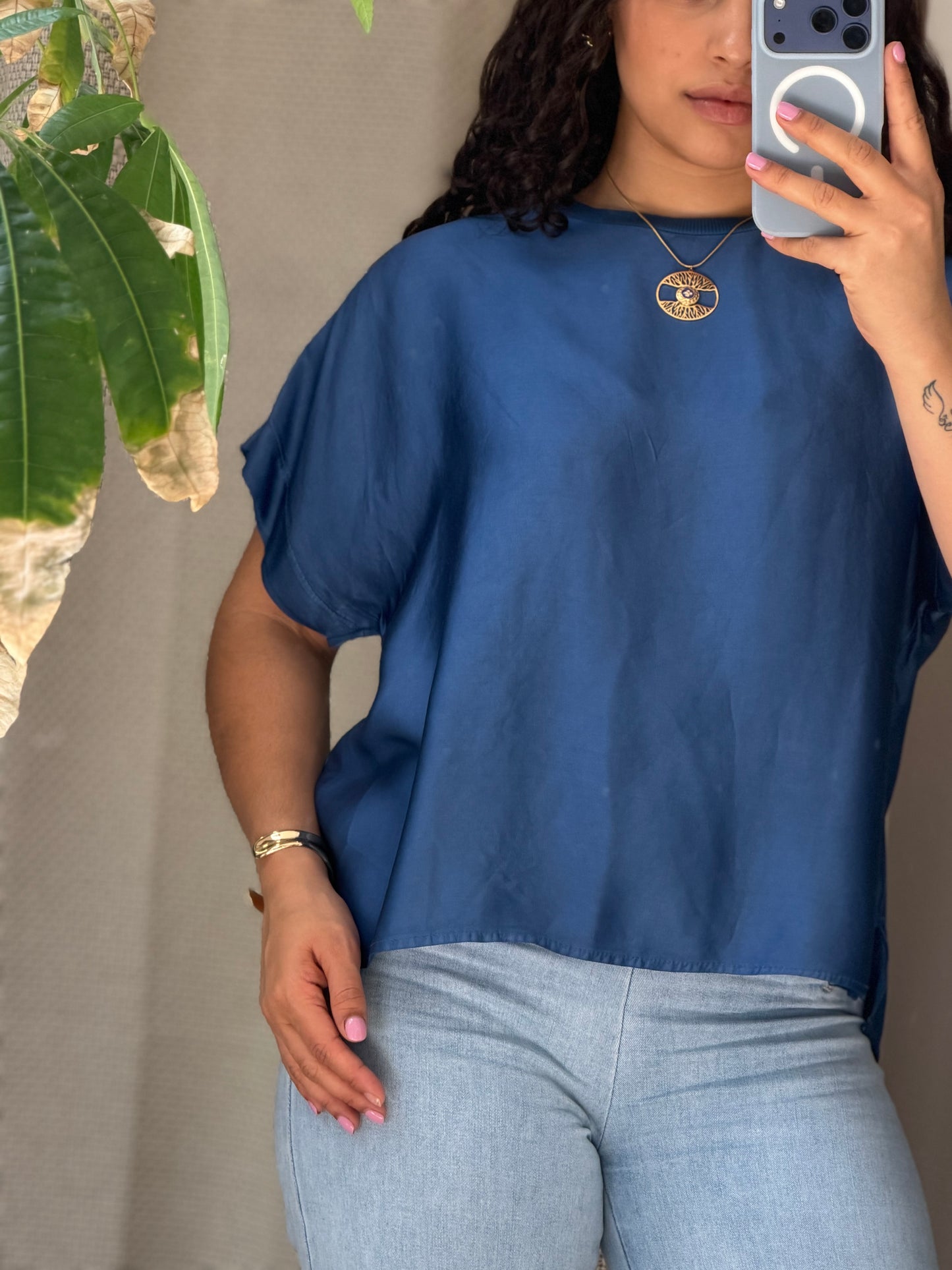 BLUSA GOLA REDONDA ACETINADA