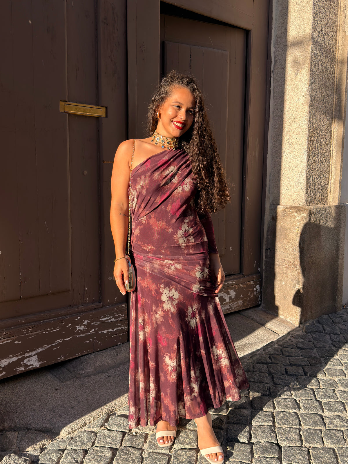 VESTIDO MANGA ÚNICA ESTAMPADO