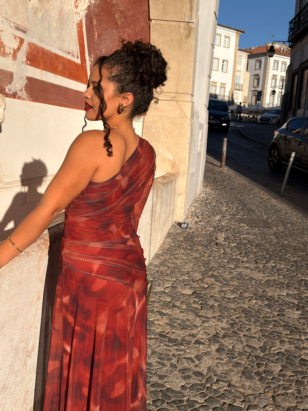 VESTIDO ESTAMPADO MANGA ÚNICA