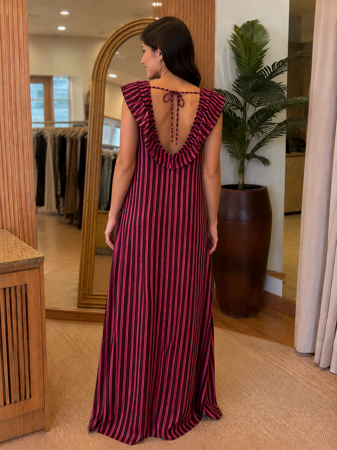 VESTIDO FLUIDO RISCAS COMPRIDO
