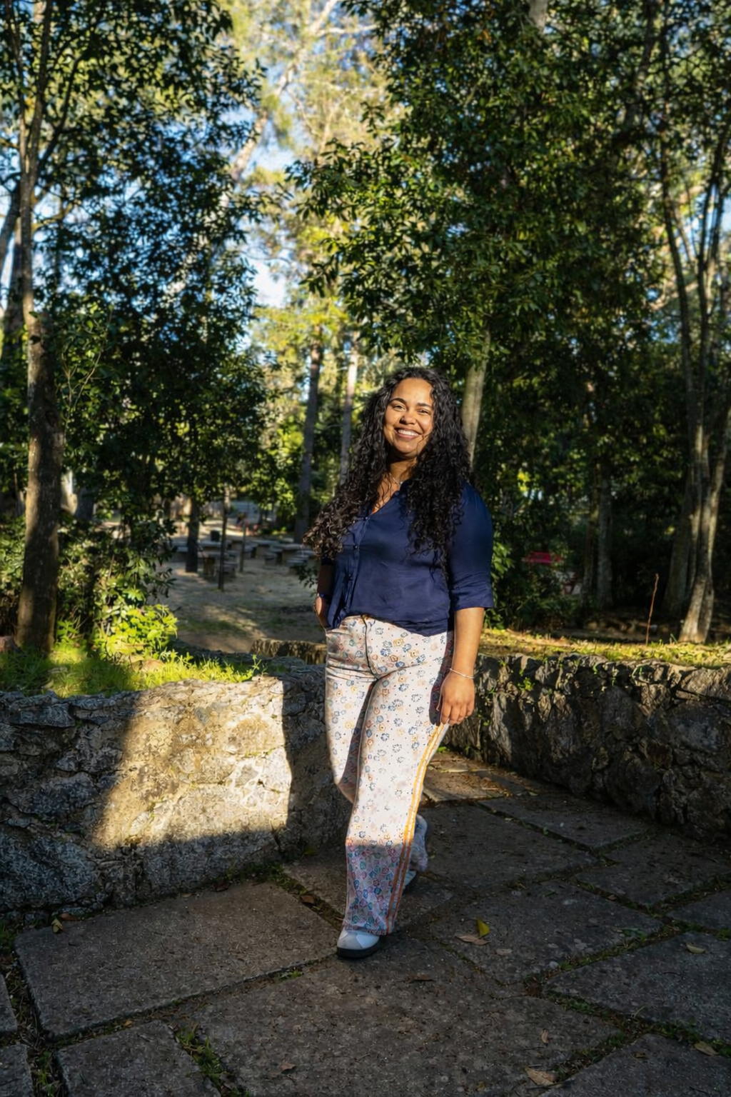 JEANS COM ESTAMPAGEM FLORES