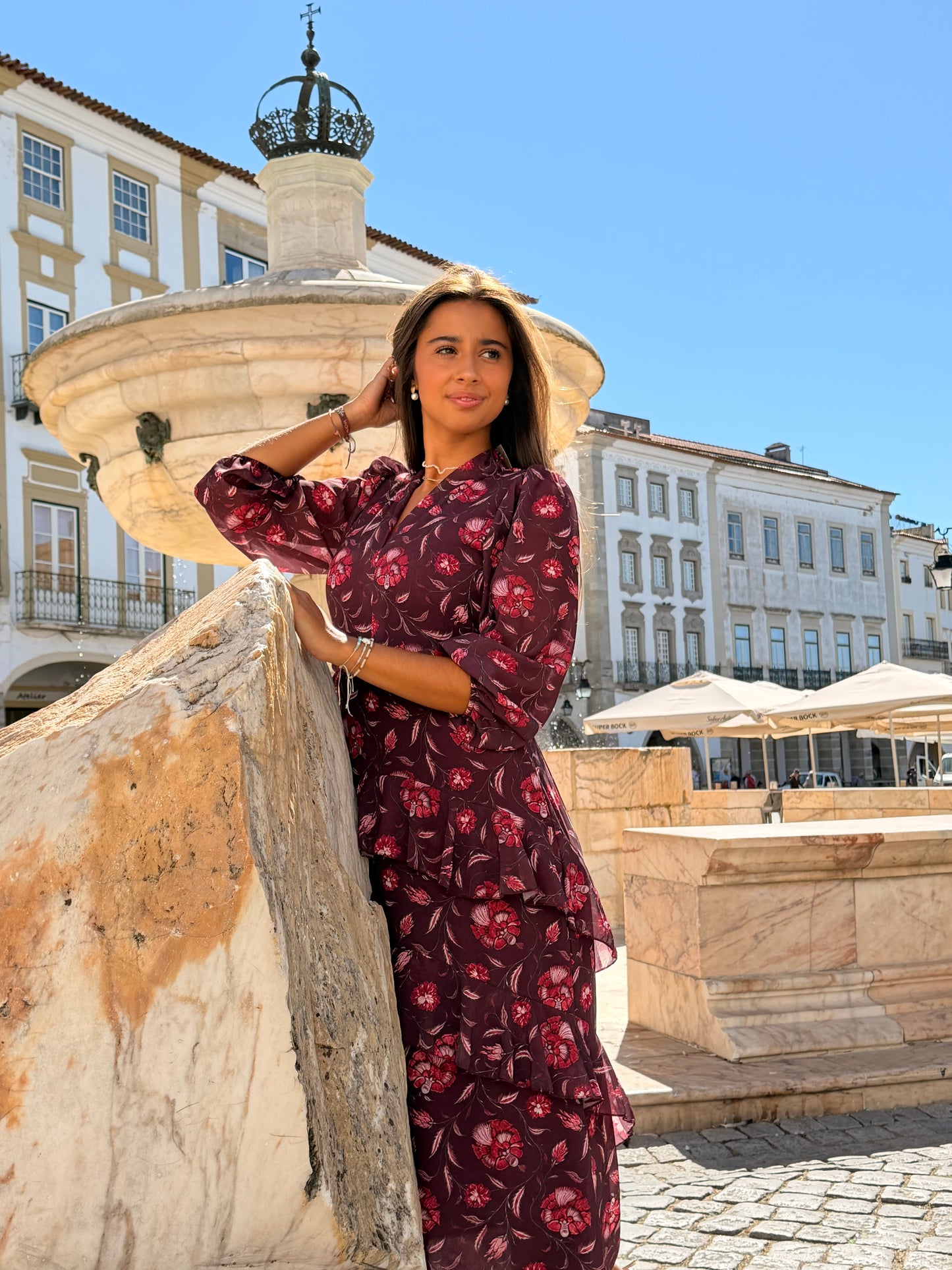 VESTIDO FLORAL C FOLHOS BORDÔ