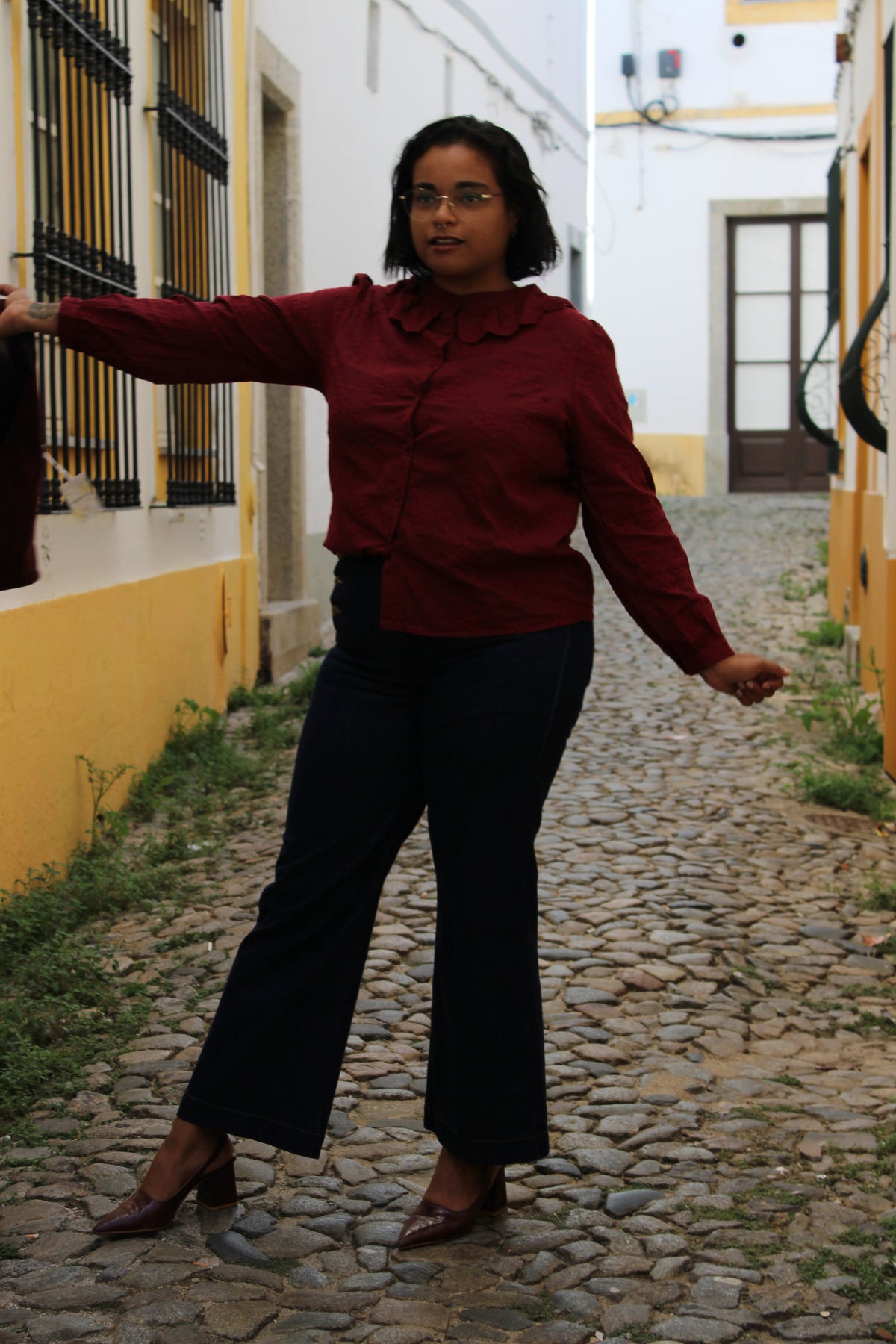 CAMISA BORDO BORDADA COM GOLA