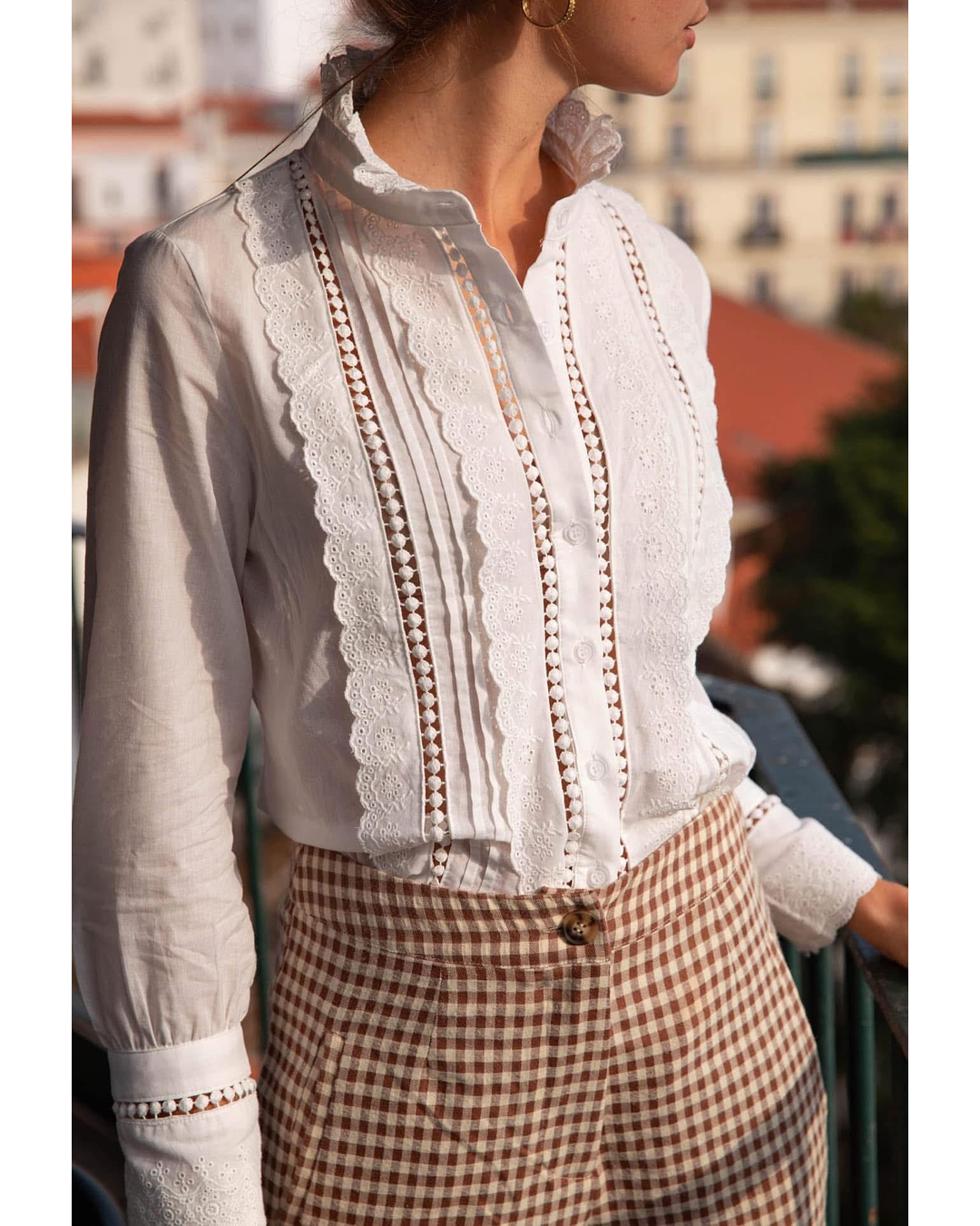 CAMISA BRANCA FOLHOS