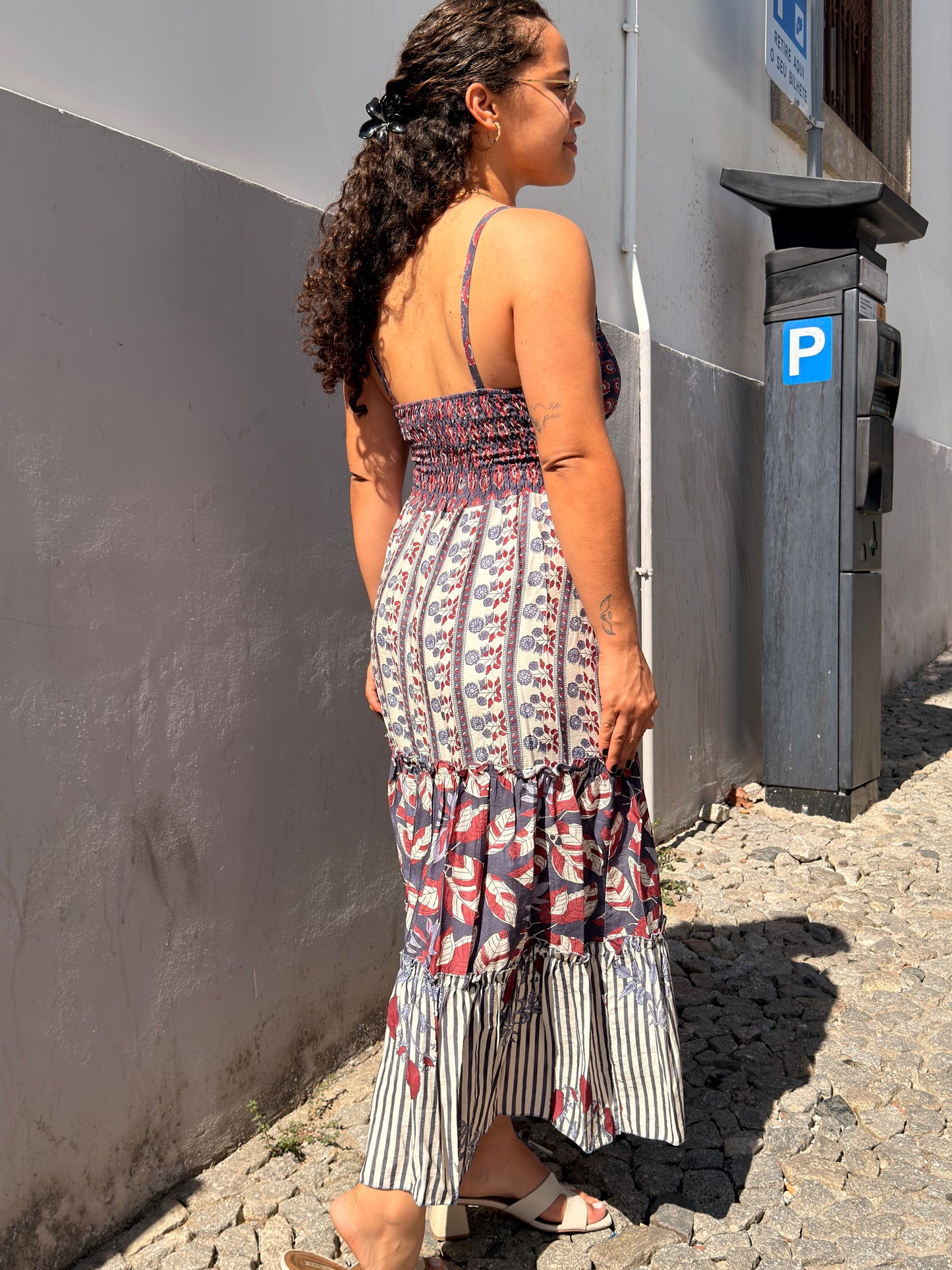 VESTIDO ALÇA MULTI-ESTAMPAS