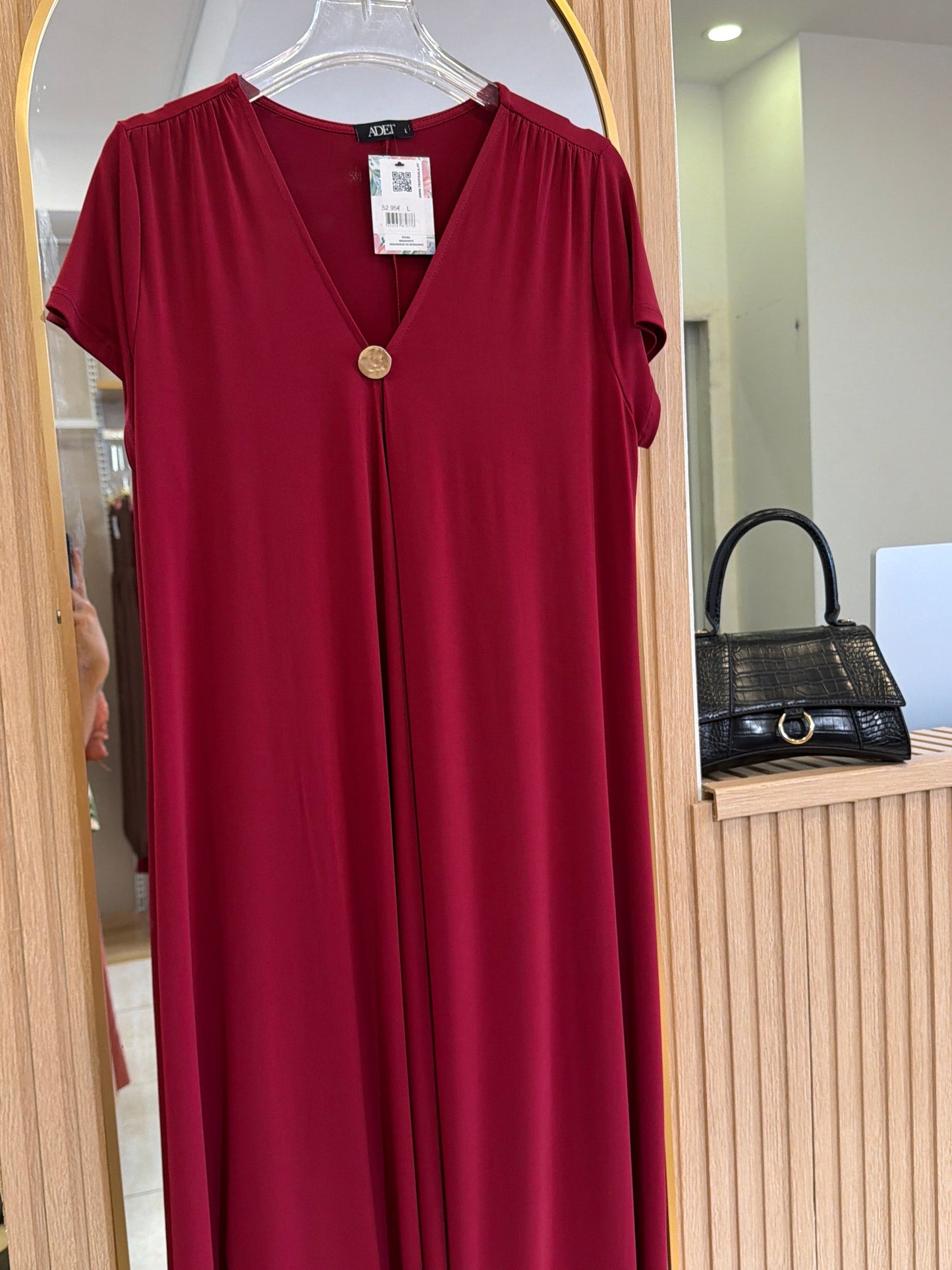 VESTIDO ROUGE DETALHE DOURADO