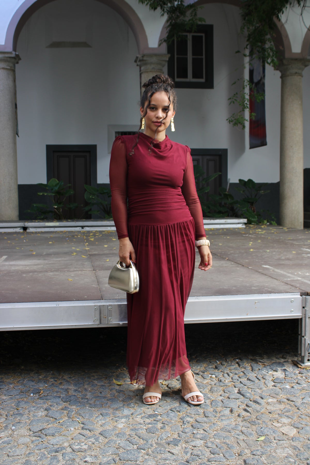 VESTIDO TULE BORDÔ