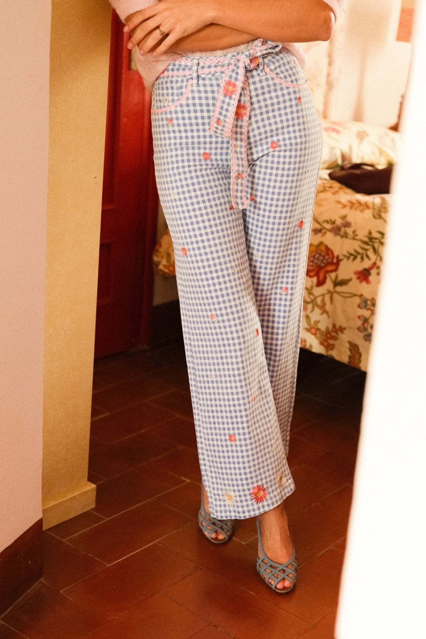 JEANS VICHY COM BORDADOS